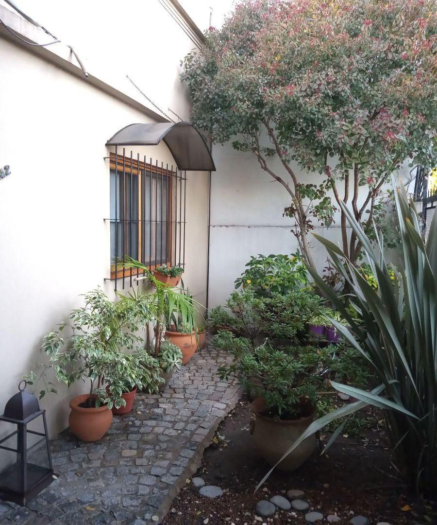 Foto de CASA PH 3 AMB. CON GARAGE EN VENTA QUILMES SUR, imagen 2