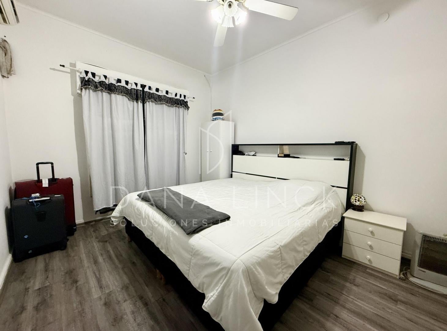 EN VENTA CASA 5 AMBIENTES SOBRE LOTE DE 220MT2 RAMOS MEJÍA