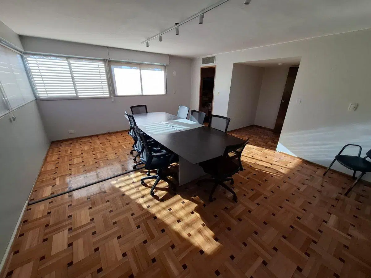 VENTA CASA 600 m2 CUB. IDEAL EMPRESA BARRIO BOMBAL 5