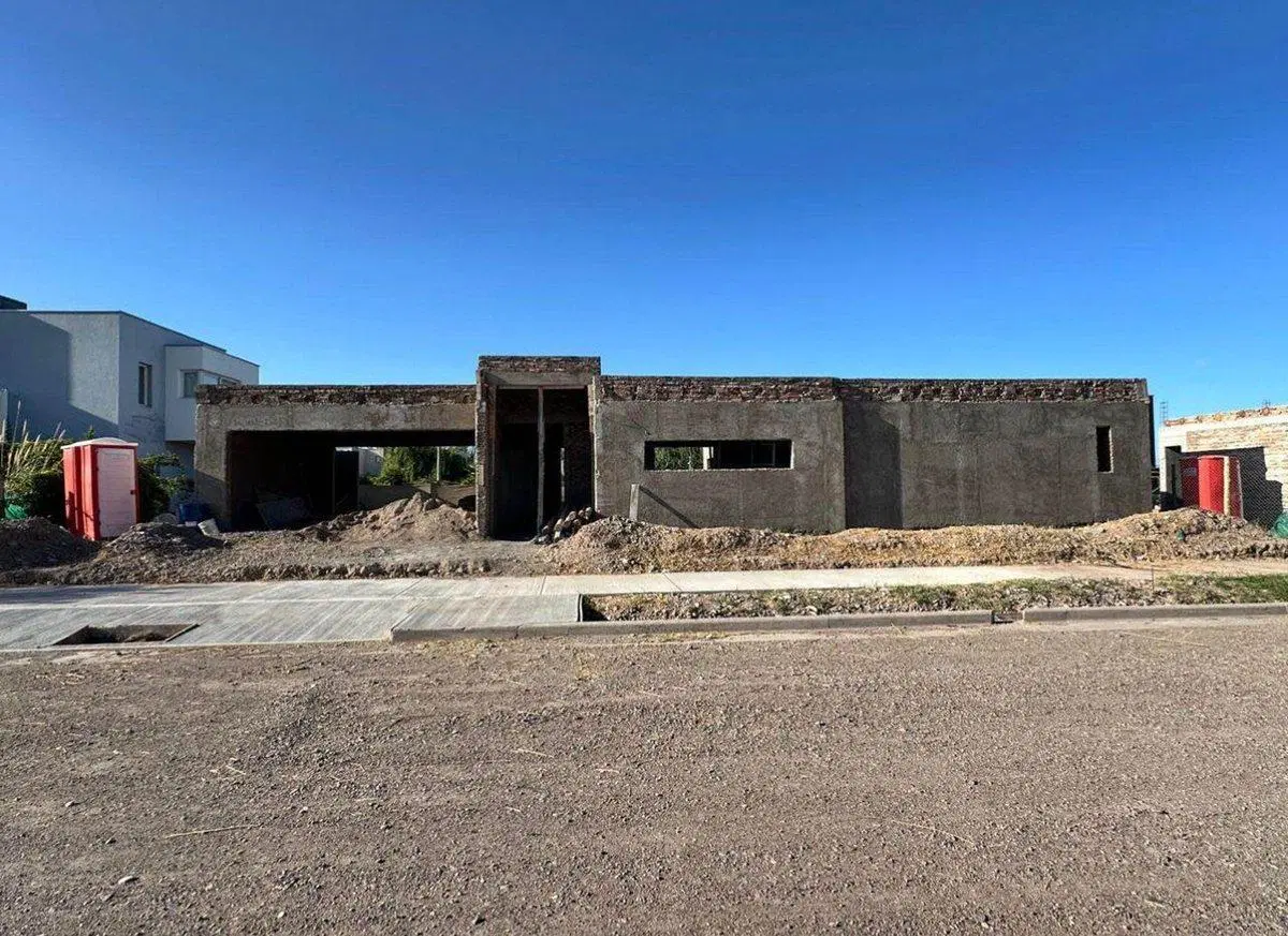 VENDO CASA EN POZO B°PRIVADO CARRASCAL 3