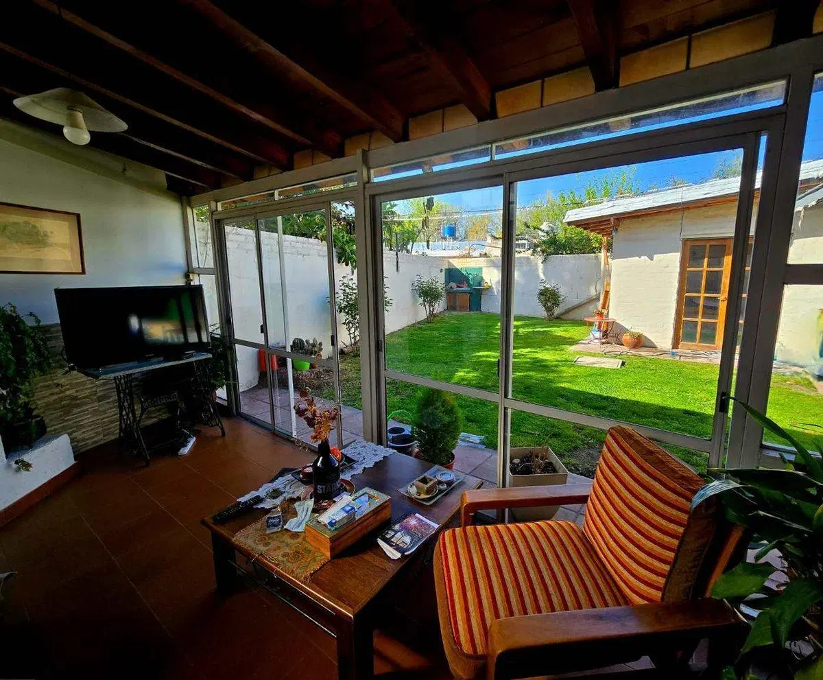 CASA EN VENTA - LUJAN DE CUYO - FAMILIAR/COMERCIAL 2