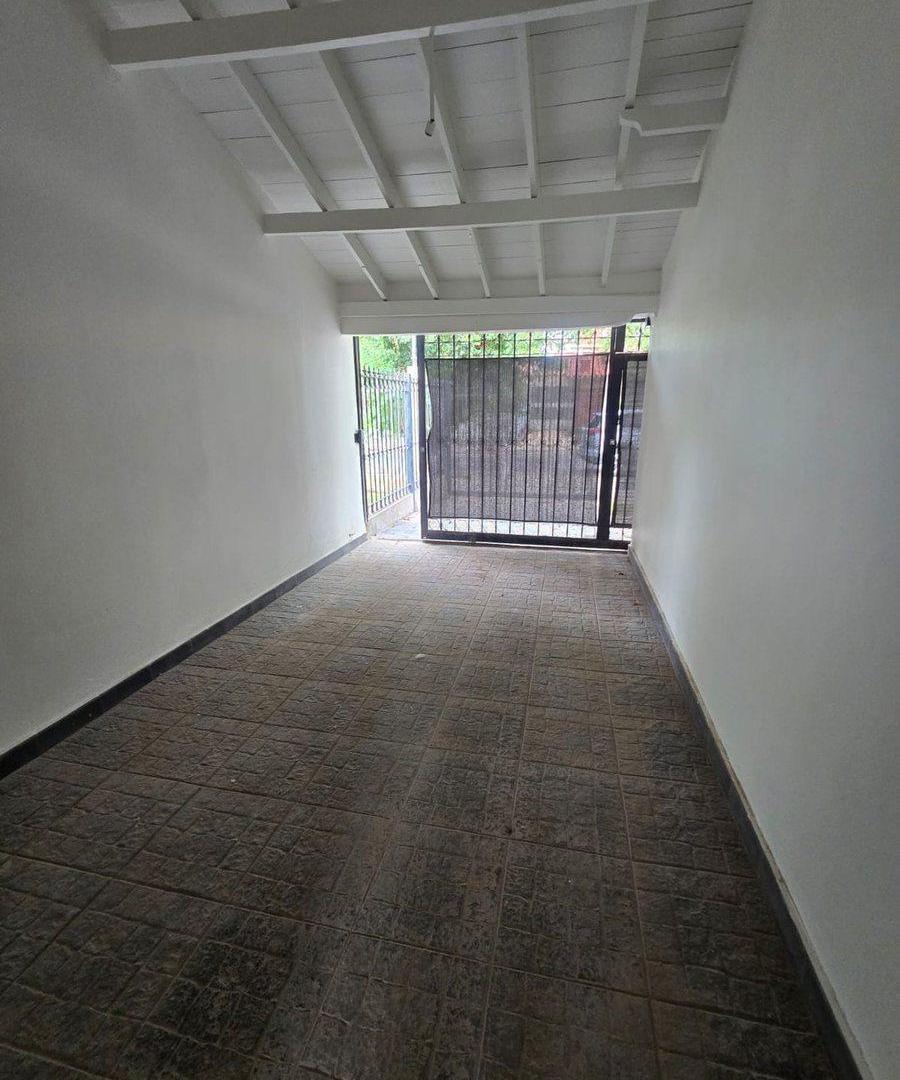 Foto de CASA EN VENTA 4 HABITACIONES EN GUAYMALLEN, imagen 2