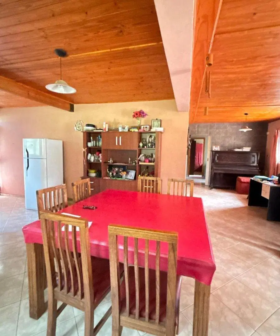 VENTA 2 CASAS, PILETA, PARQUIZADO 1,3 ha LAS HERAS 4