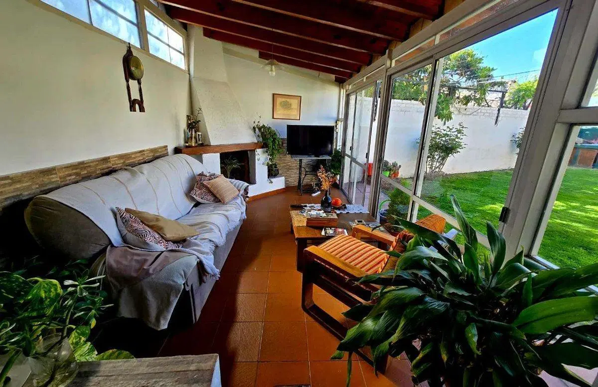 CASA EN VENTA - LUJAN DE CUYO - FAMILIAR/COMERCIAL 5