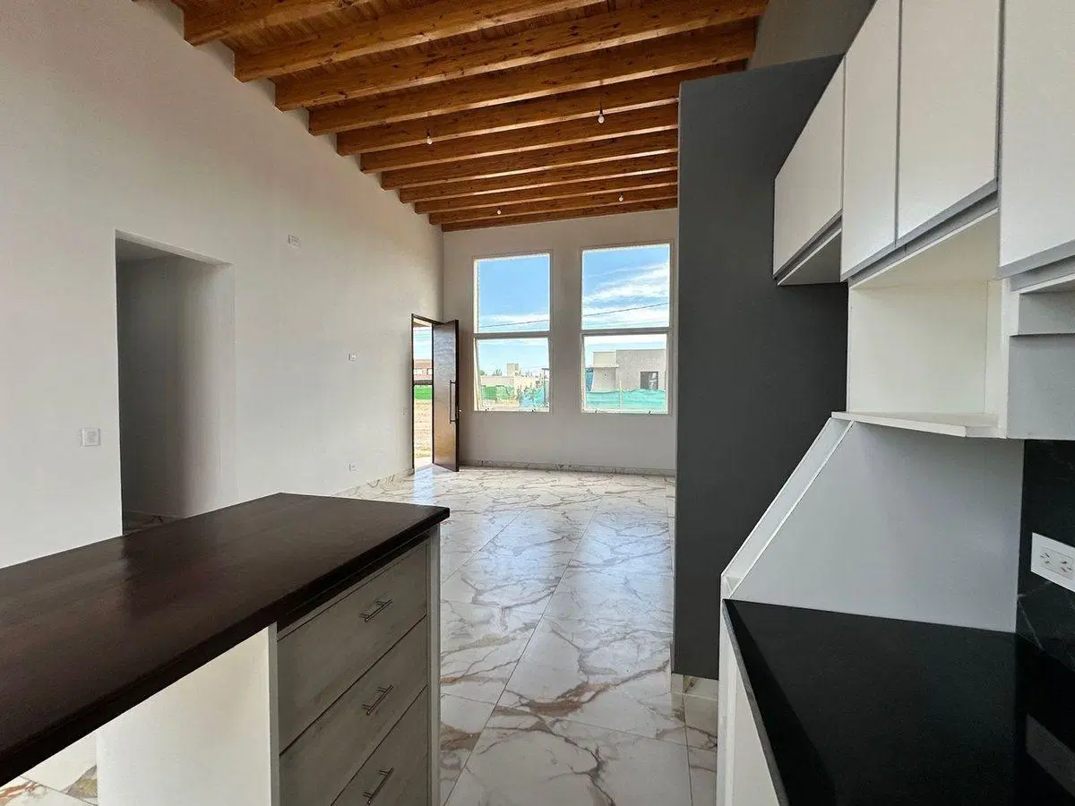 CASA 4 HABITACIONES EN VENTA MAIPÚ BARRIO PRIVADO 5