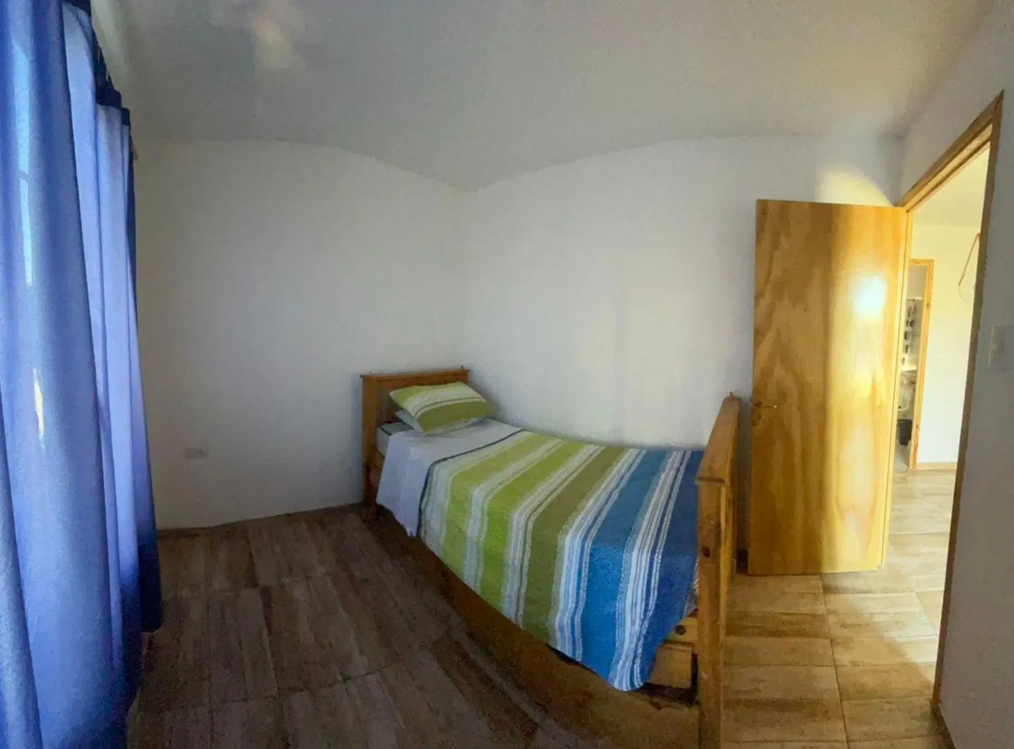 VENTA DE CASA EN CARRIZAL 4 DORMITORIOS 3