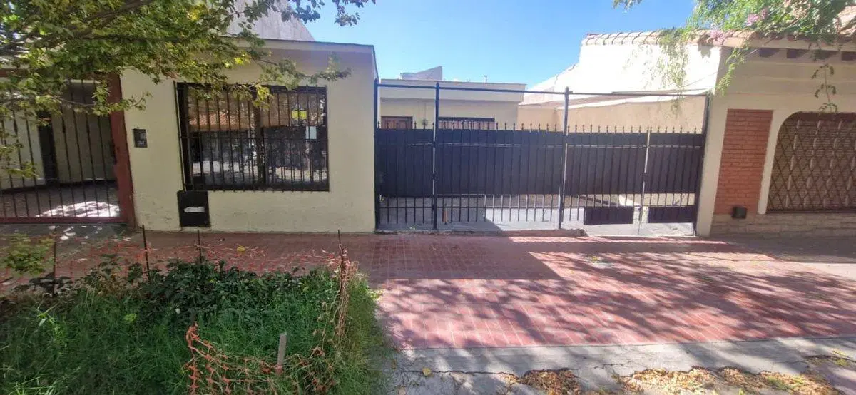 CASA EN VENTA 4 HABITACIONES, 6TA SECCIÓN, MENDOZA 5
