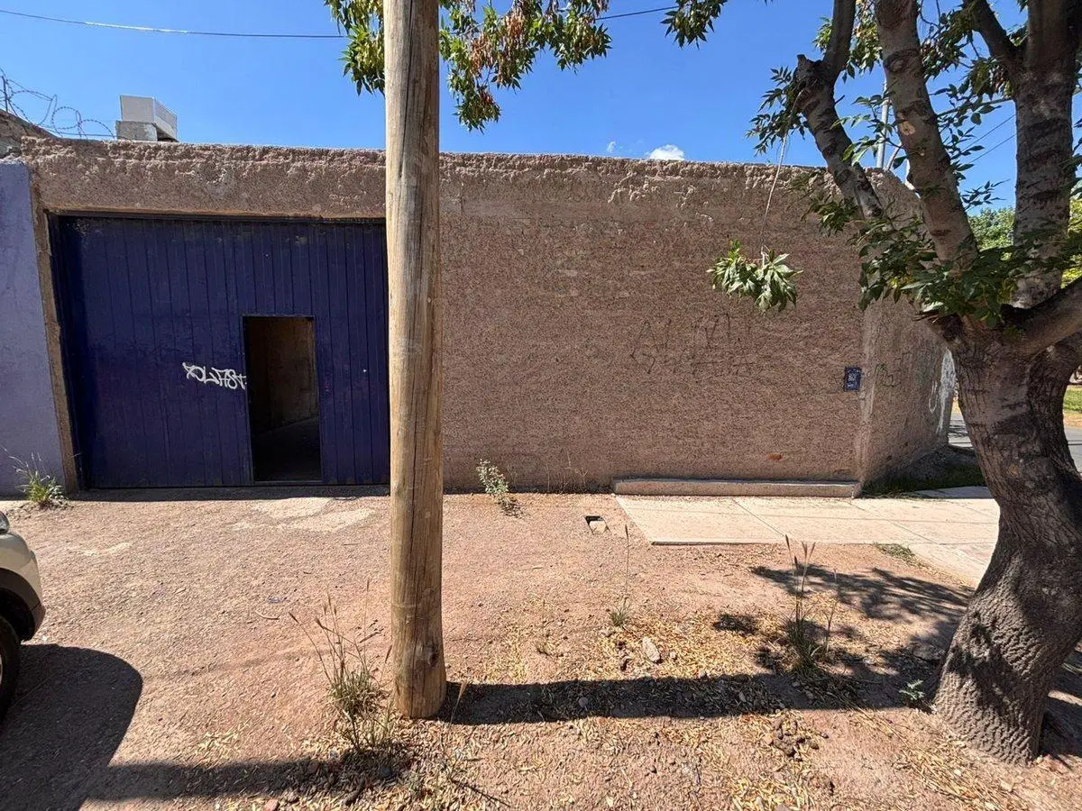LOTE CON COCHERAS EN BARRIO LA FLORESTA GUAYMALLÉN 3