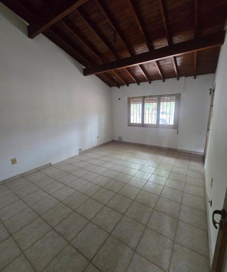Foto de CASA EN VENTA 4 HABITACIONES EN GUAYMALLEN, imagen 3