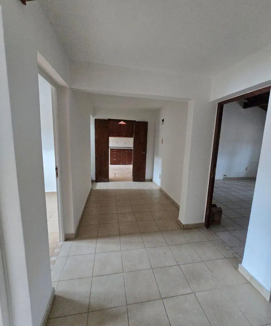 CASA EN VENTA 4 HABITACIONES EN GUAYMALLEN 2