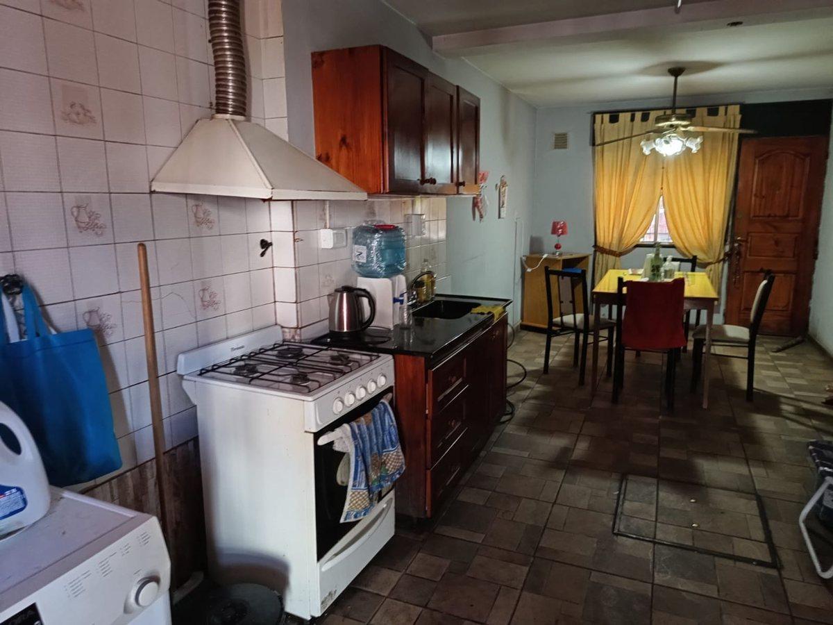 Foto de CASA VENTA BARRIO TAMARINDO 2, 3 DORMITORIOS, imagen 2