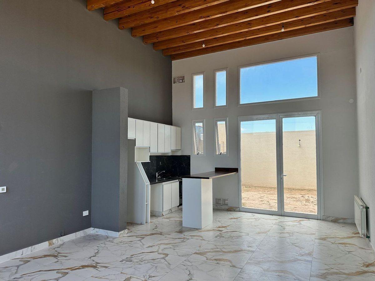 Foto de CASA 4 HABITACIONES EN VENTA MAIPÚ BARRIO PRIVADO, imagen 1