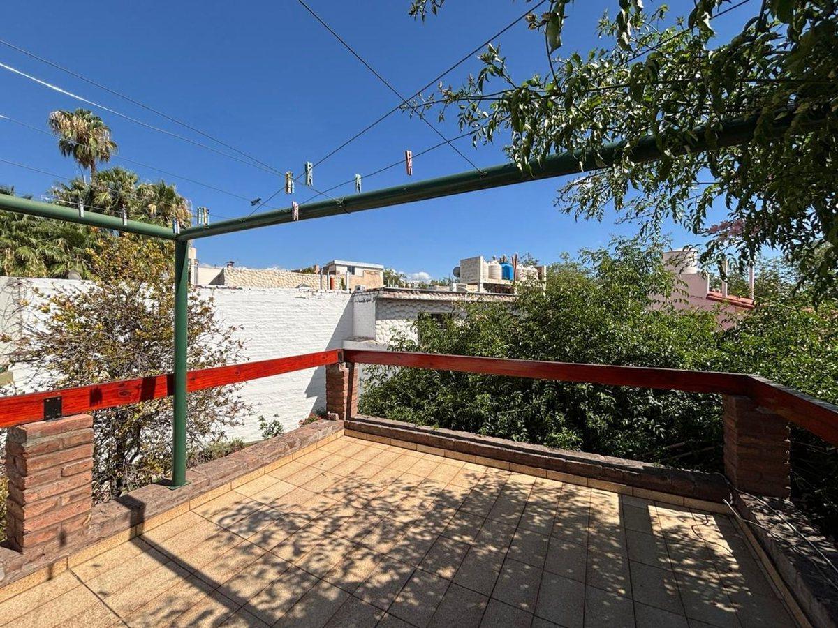 Foto de VENTA CASA CIUDAD DE MZA IDEAL VIVIENDA O COMERCIO, imagen 5