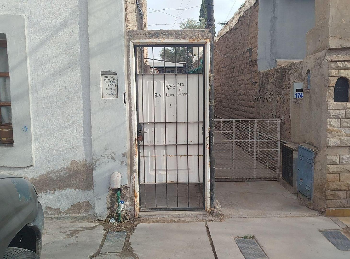 Foto de VENTA CASA INTERNA EN GODOY CRUZ A REFACCIONAR, imagen 1