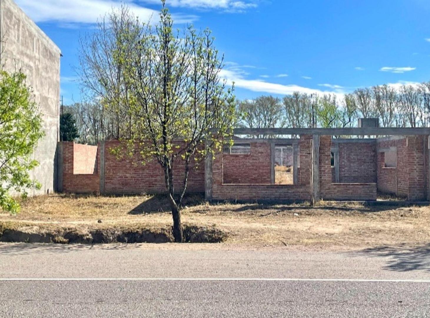 Foto de Se vende lote con casa en Gral. Alvear, imagen 2