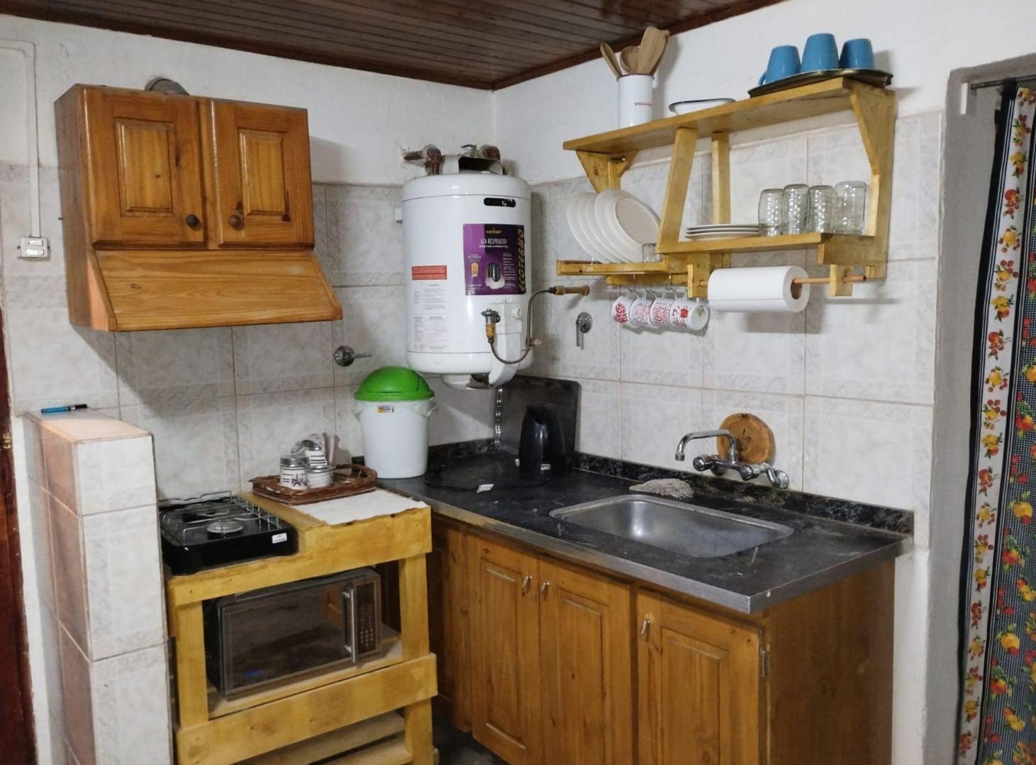 Foto de CASA EN VENTA SOBRE CALLE AMIGORENA, imagen 3
