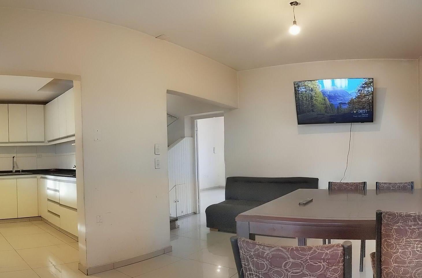 Foto de CASA Y DEPARTAMENTO, DORREGO GUAYMALLEN 400m2, imagen 2