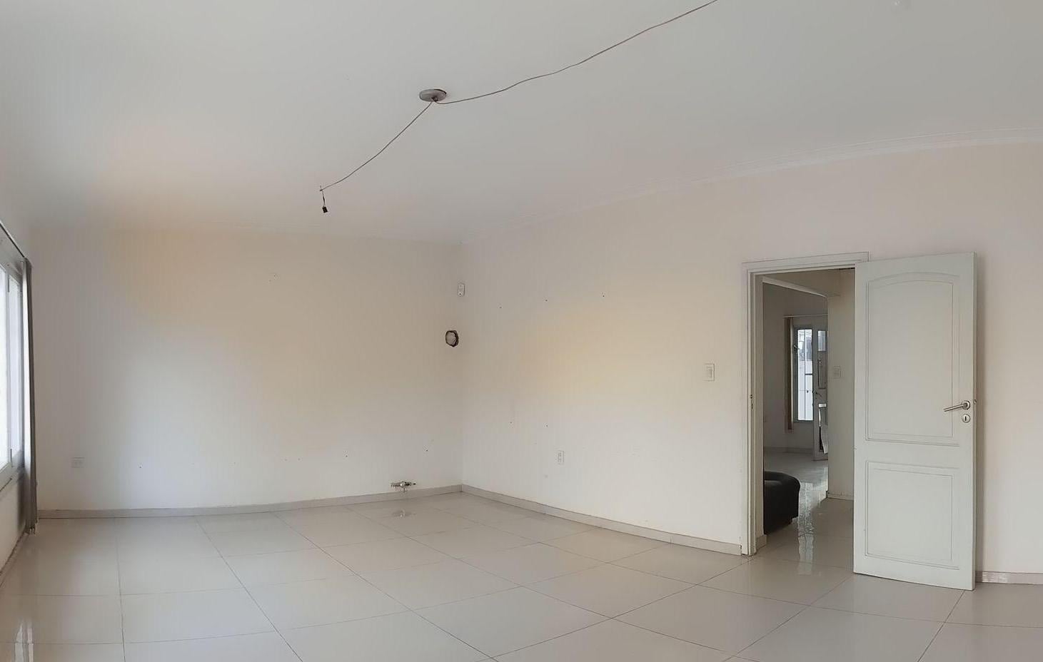 Foto de CASA Y DEPARTAMENTO, DORREGO GUAYMALLEN 400m2, imagen 1