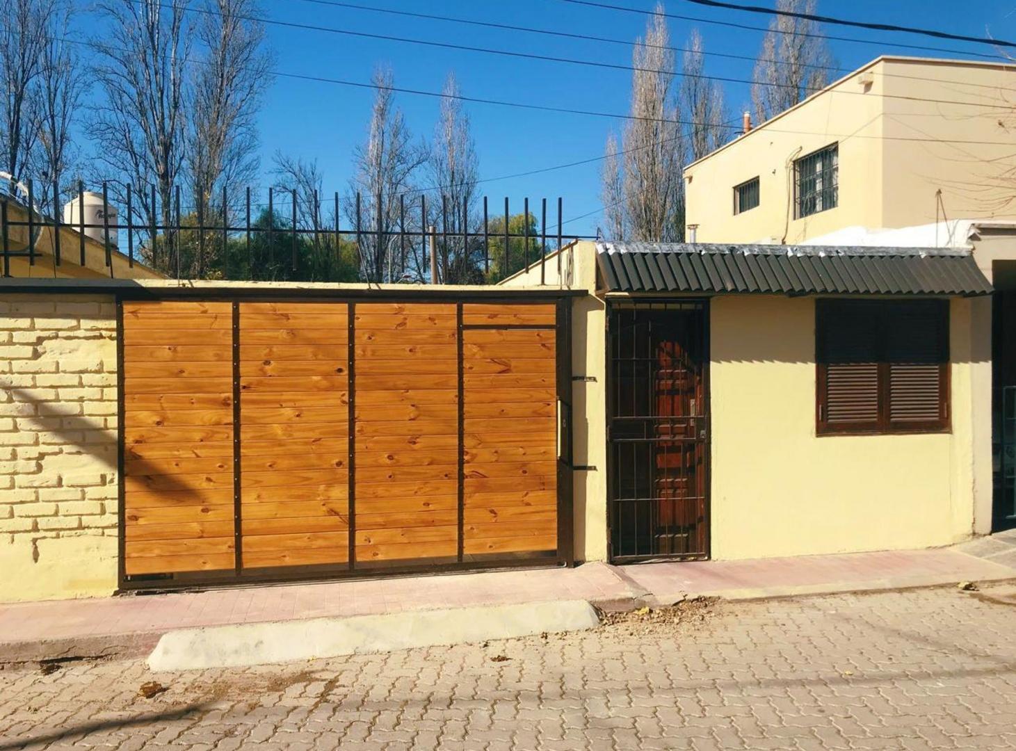 Foto de ALQUILA CASA EN GODOY CRUZ 4 DORMITORIOS COCHERA, imagen 5