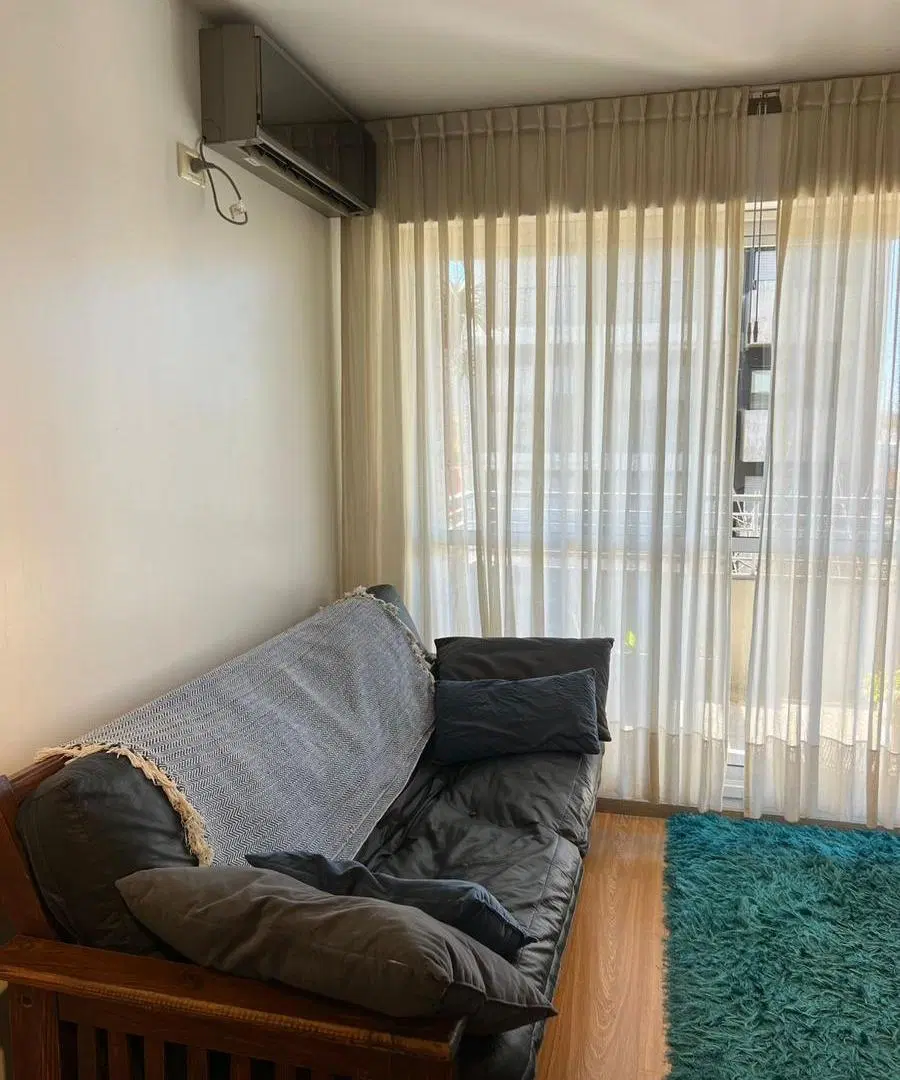 alquiler departamento de un dormitorio amplio con balcón, amueblado 2