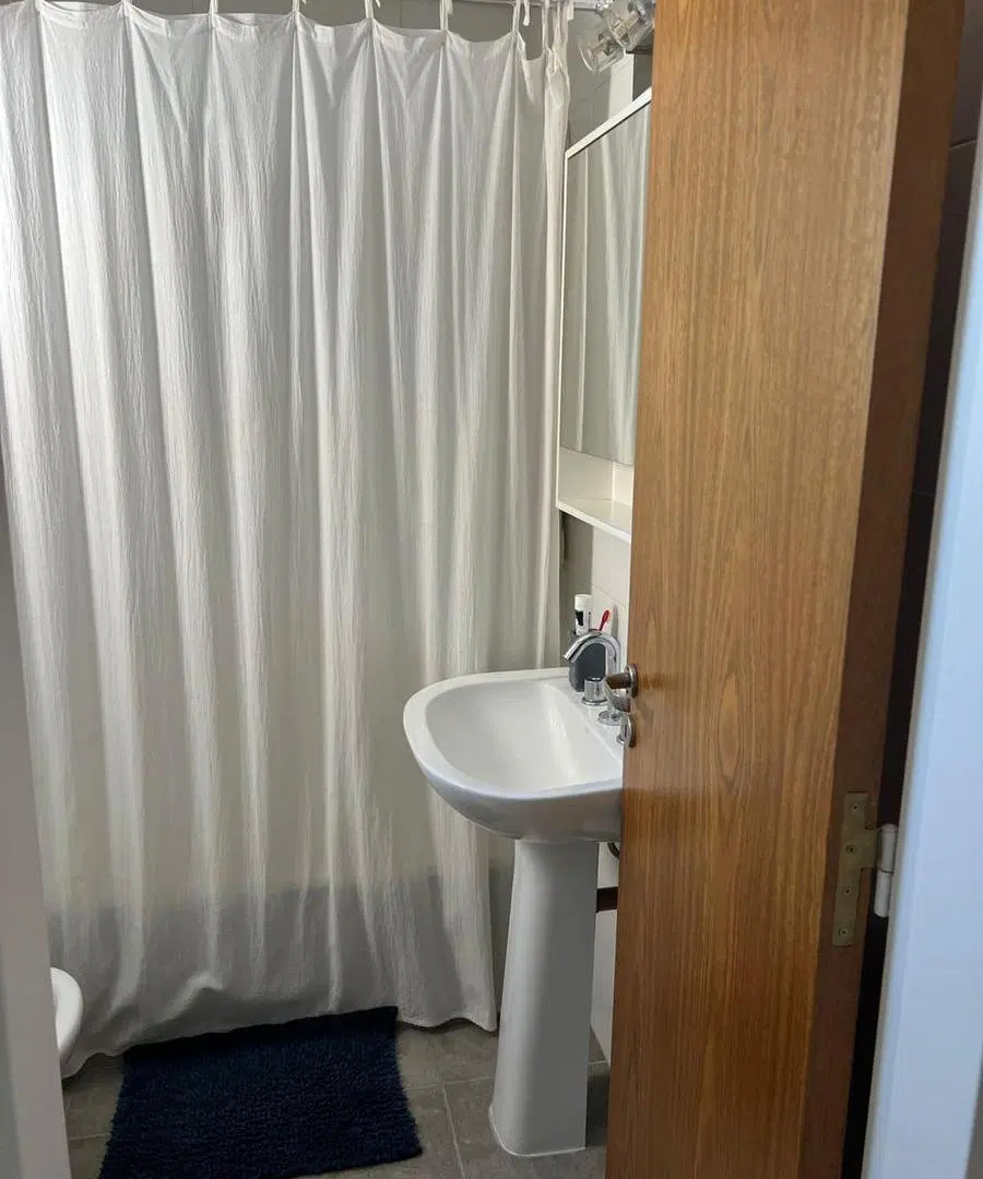 alquiler departamento de un dormitorio amplio con balcón, amueblado 5