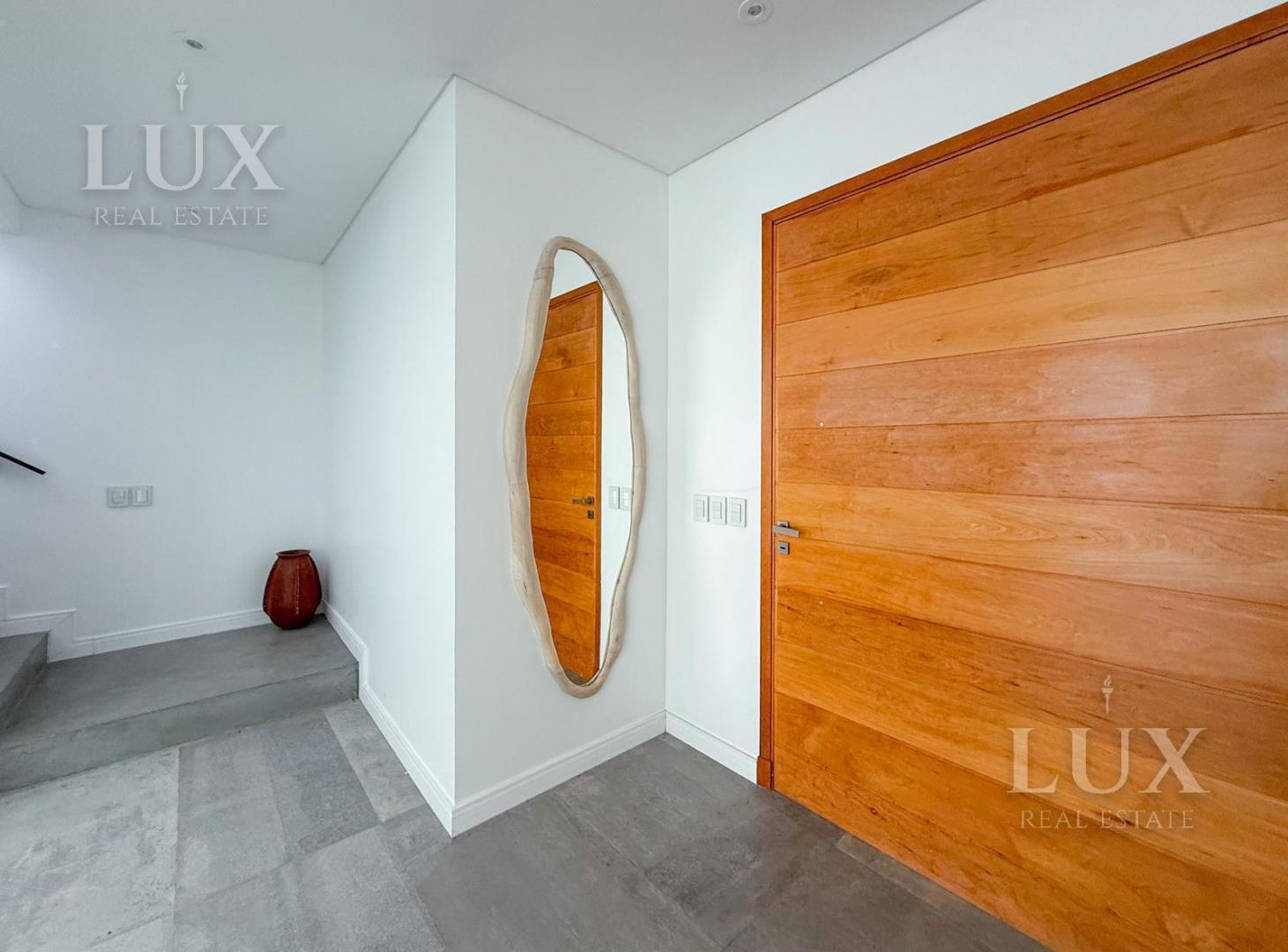 Foto de Casa en venta con 4 habitaciones en suite y salida al rio en El Yacht, imagen 3