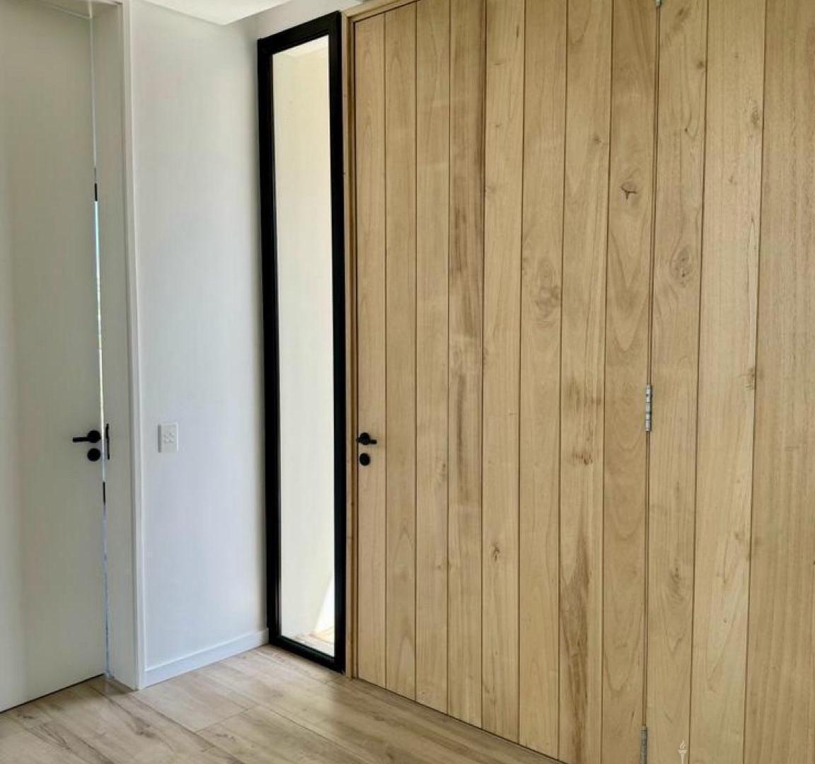 Foto de Casa de Diseño en alquiler Temporal al Lago Puertos del Lago, imagen 2