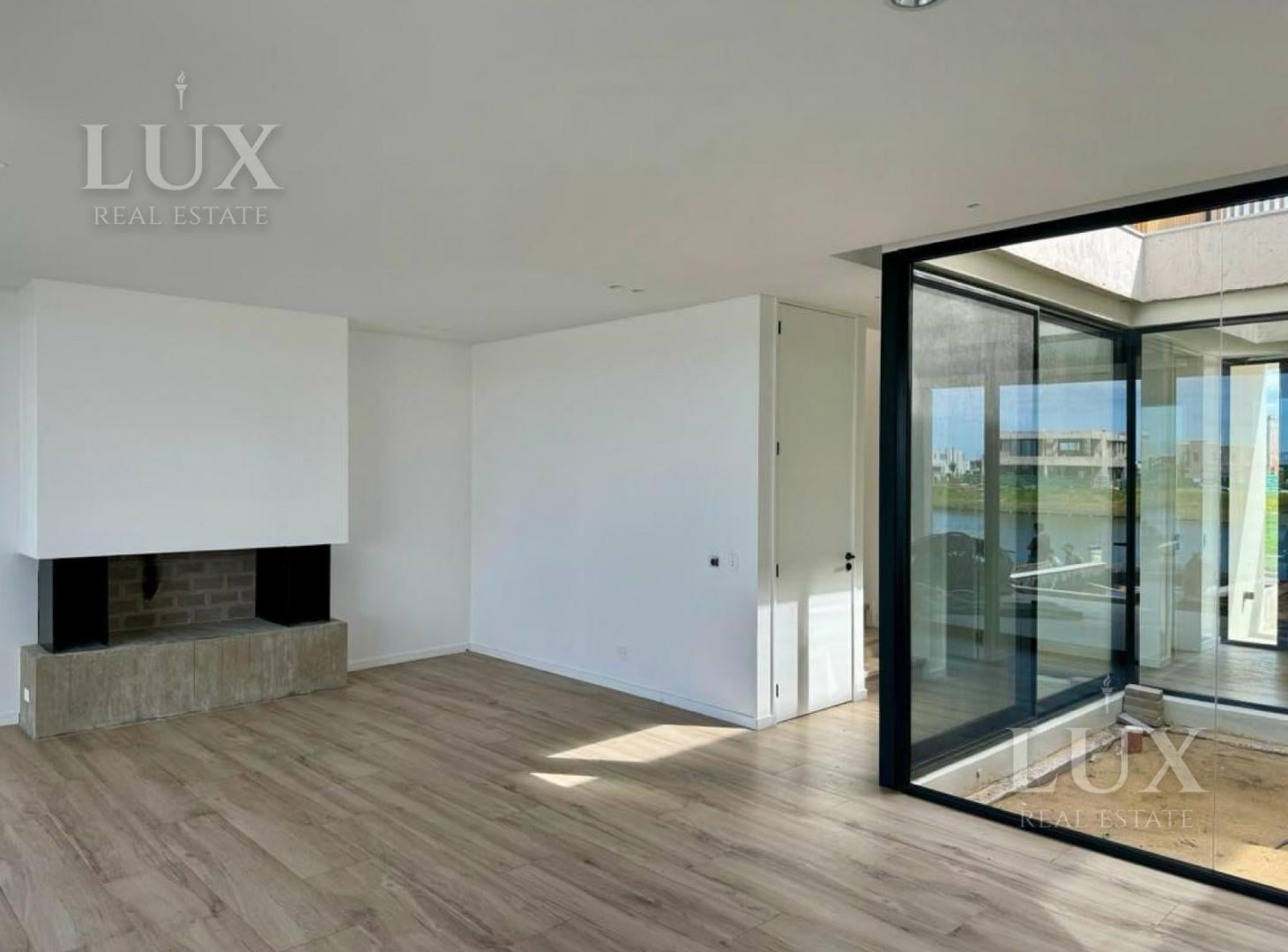 Foto de Casa de Diseño en alquiler Temporal al Lago Puertos del Lago, imagen 4