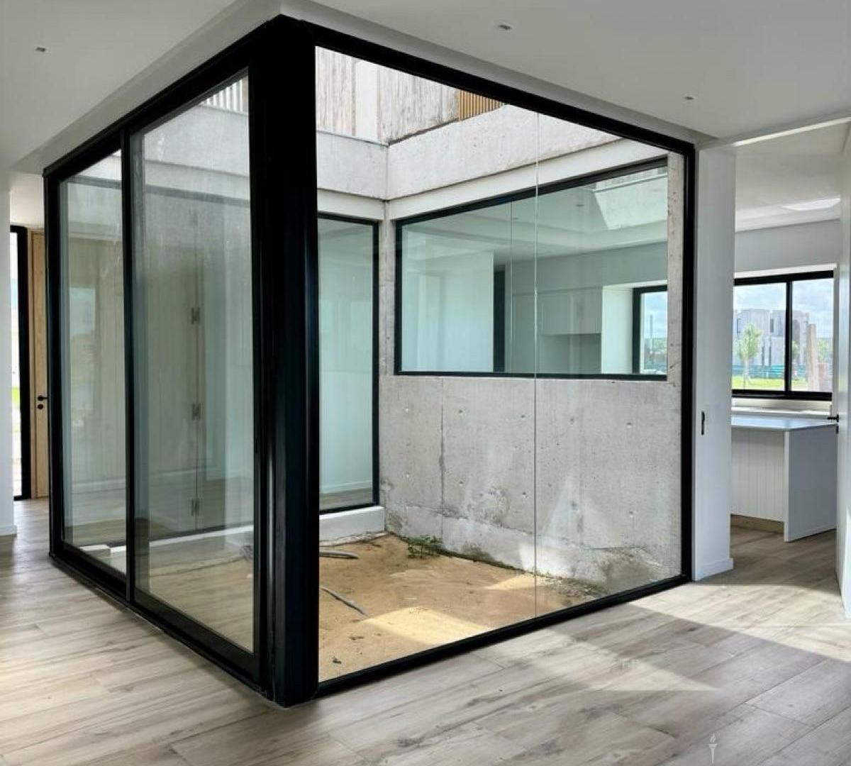 Foto de Casa de Diseño en alquiler Temporal al Lago Puertos del Lago, imagen 3