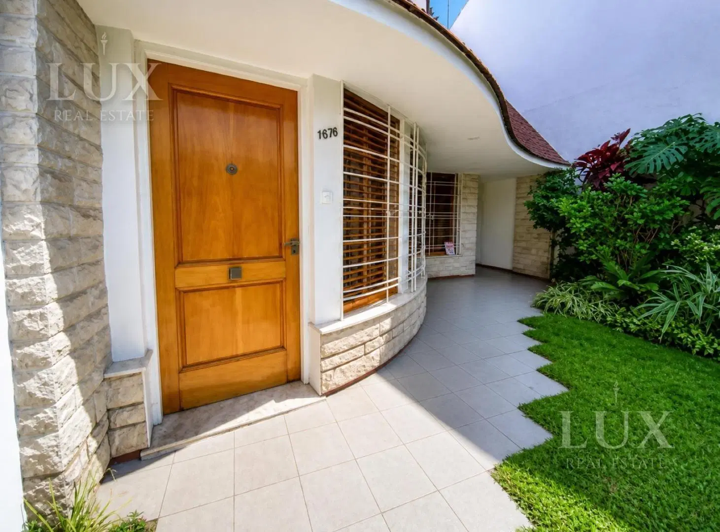 Casa en venta en banfield con jardin oeste sobre Alvear 4