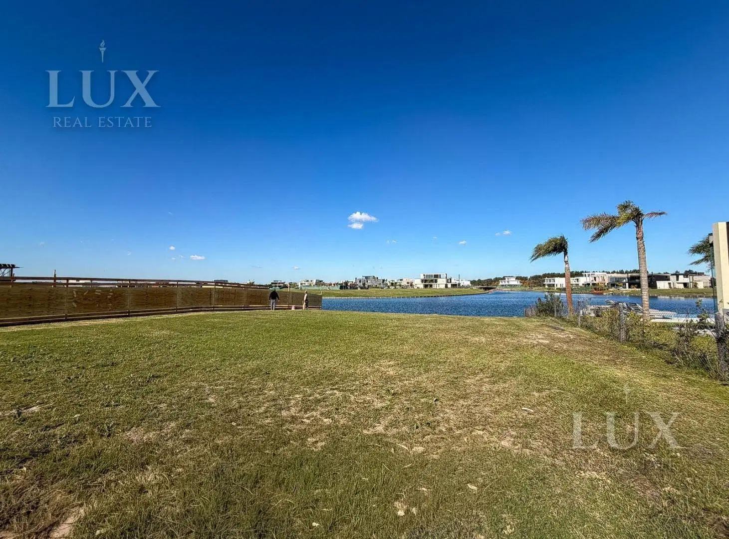 Terreno lote en venta a la laguna en Los Puentes, Nordelta 5
