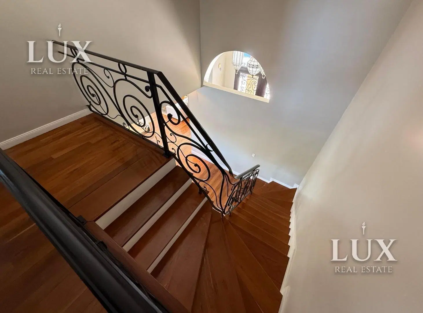 Casa en venta y alquiler 4 habitaciobnes en suitte a la laguna en el Barrio Los Castores, Nordelta 3