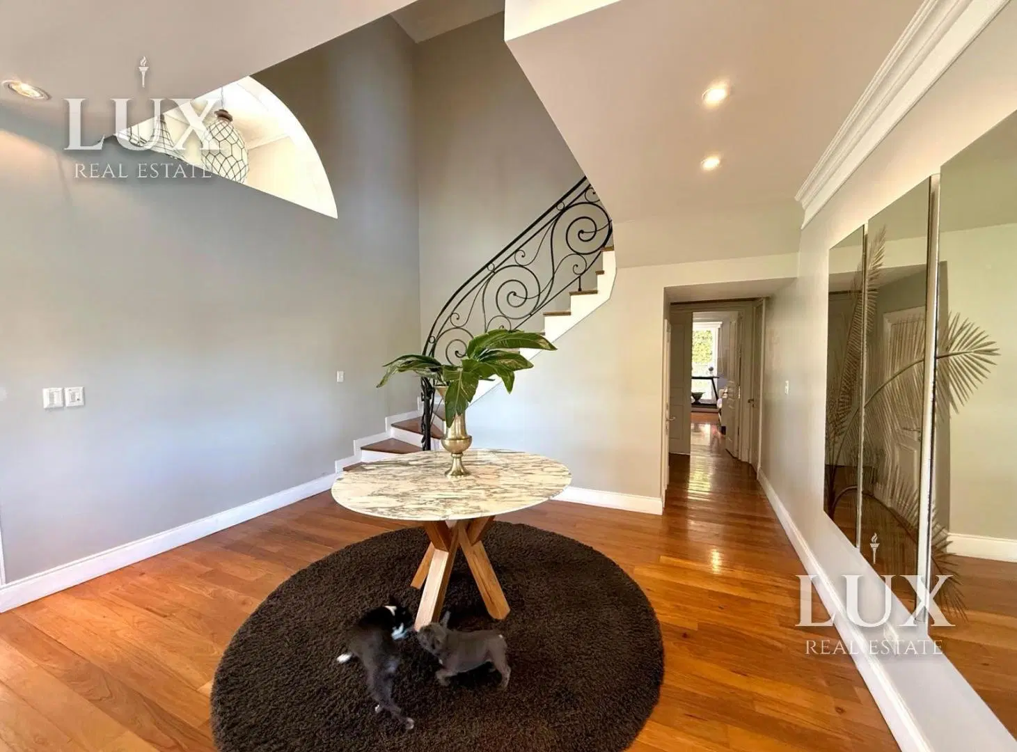 Casa en venta y alquiler 4 habitaciobnes en suitte a la laguna en el Barrio Los Castores, Nordelta 2