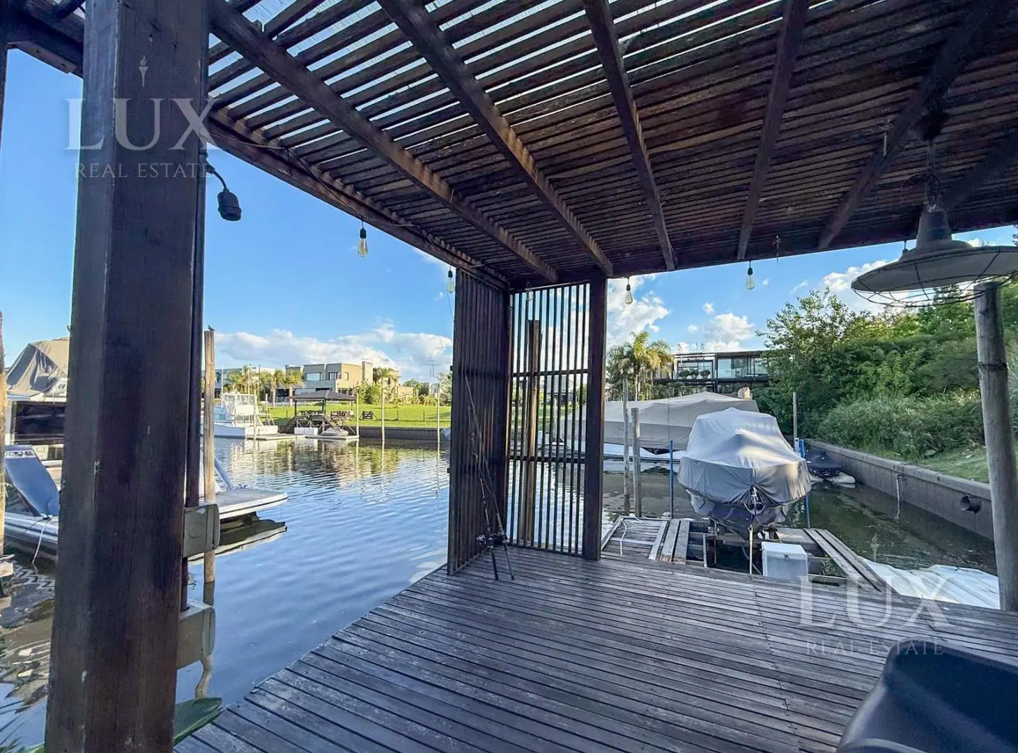 Casa en venta y alquiler con 3 habitaciones y salida al rio en Albanueva, Tigre 4