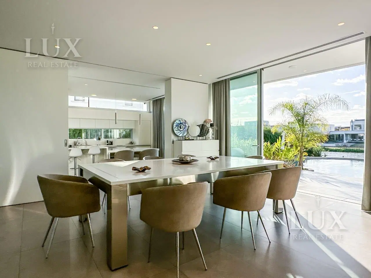Casa en venta al lago y al golf, en el Barrio El Golf, Nordelta. 4