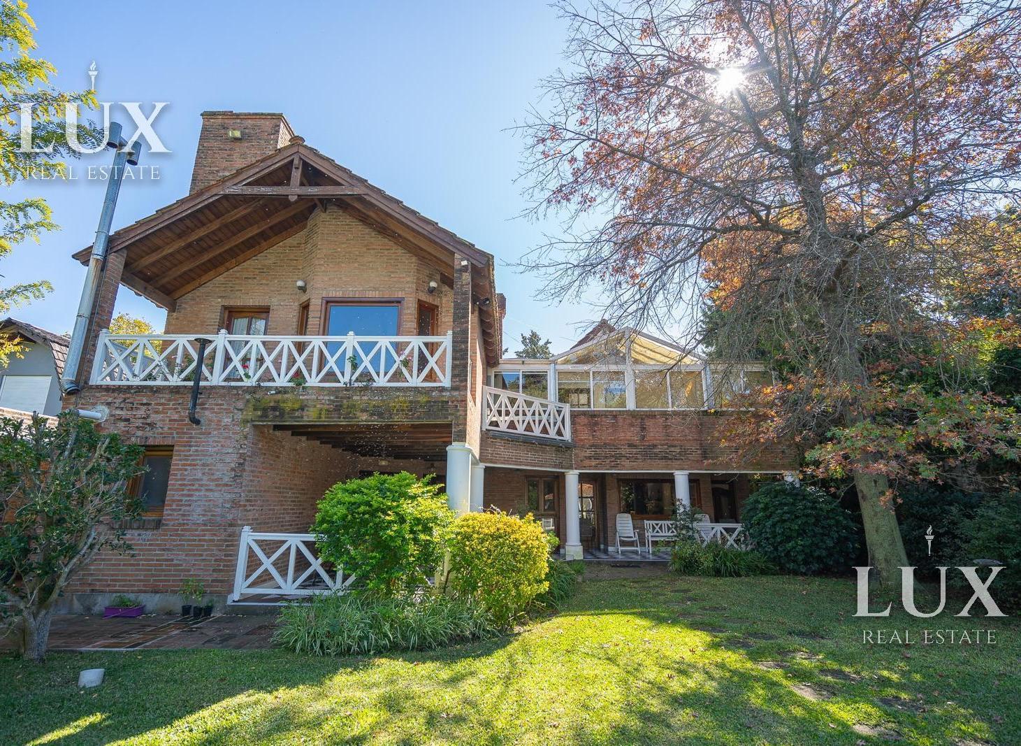 Espectacular casa en venta y alquiler, San Isidro de categoria con parque, quincho y pileta, DIVINA