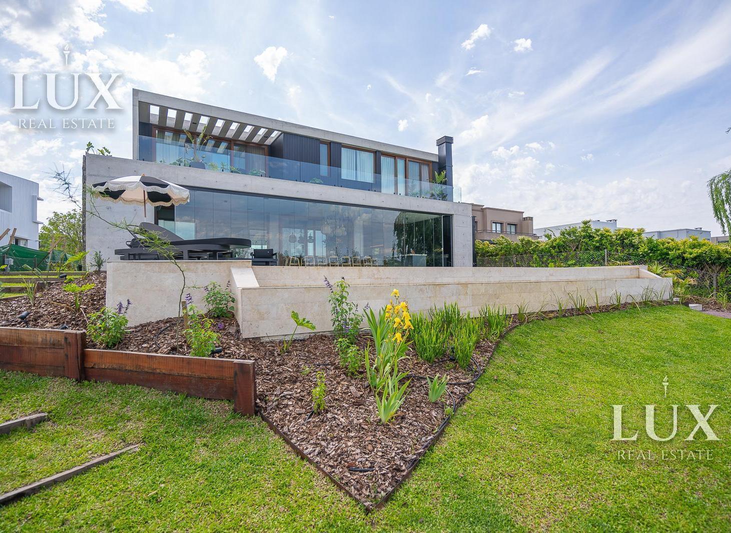 Casa en Venta 4 habitaciones a la laguna Muelles Escobar