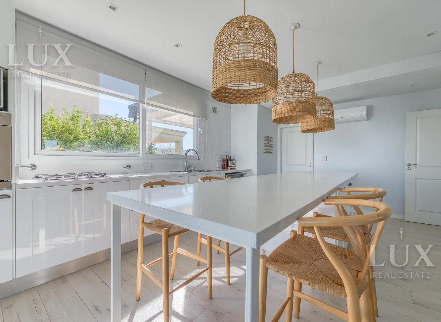 Oportunidad Casa en Venta con vista a la Laguna Barrio Muelles (Puertos del Lago) 2
