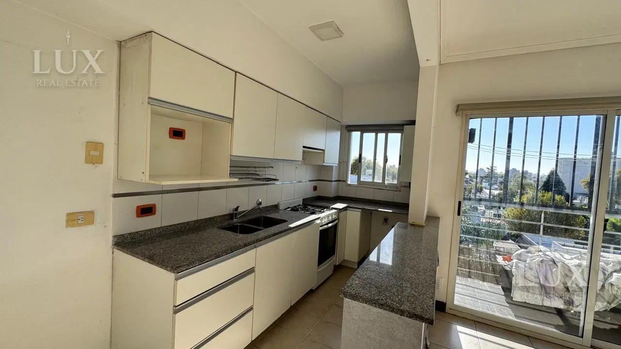 Departamento en Santos Lugares 3