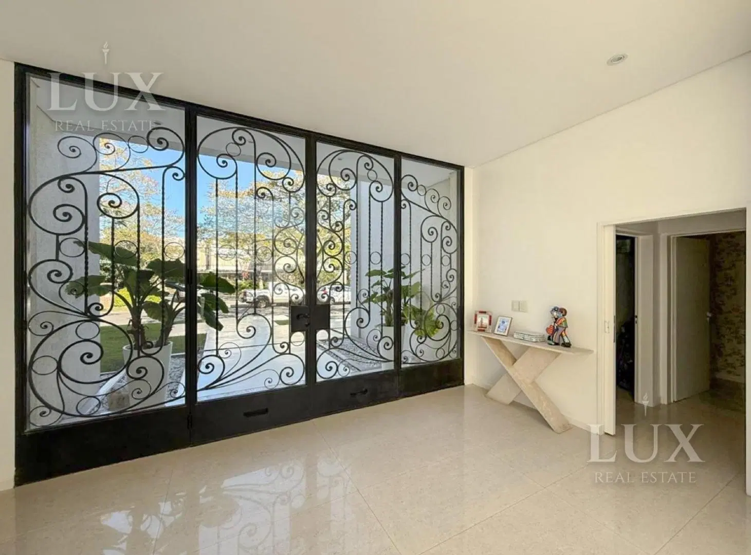 Casa a la Laguna en Barrio Golf de Nordelta con 4 habitaciones 4