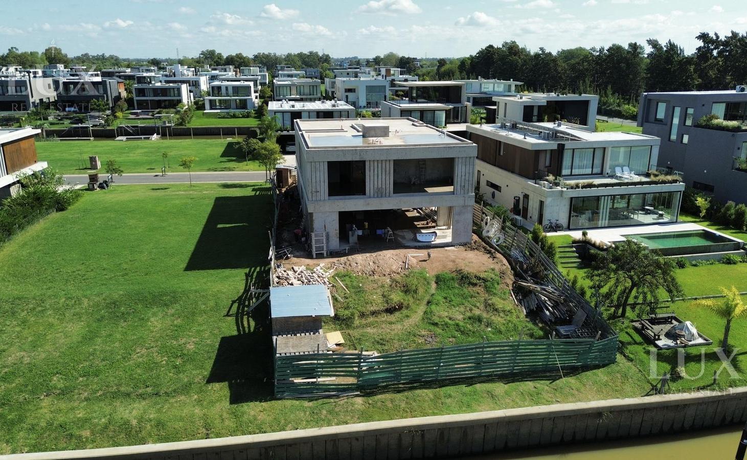 Casa en venta con 4 habitaciones en suite en El Yacht, Nordelta