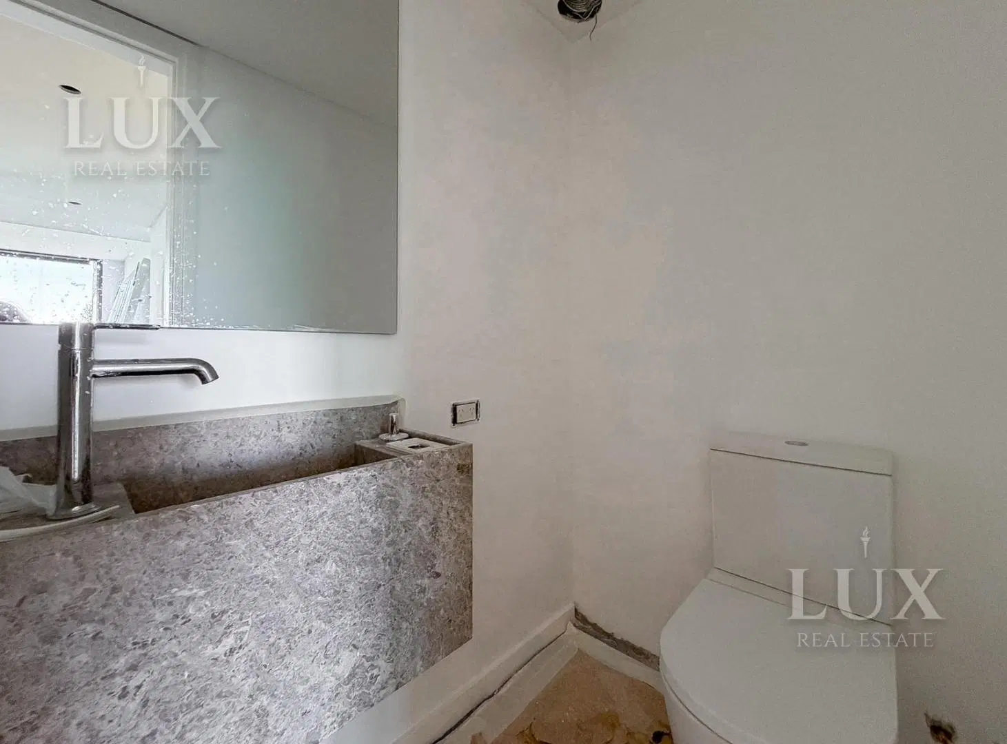 Departamento en venta de 3 habitaciones en suite, pileta y jardín propios, en Oceana, Nordelta. 5