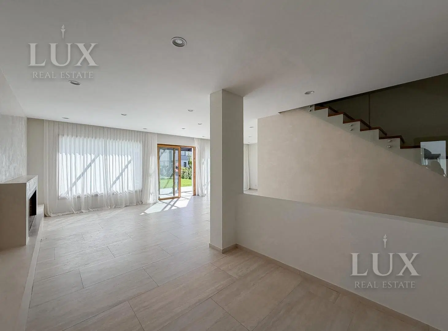 Casa en venta con 4 habitaciones y escritorio en Carpinchos, Nordelta 3