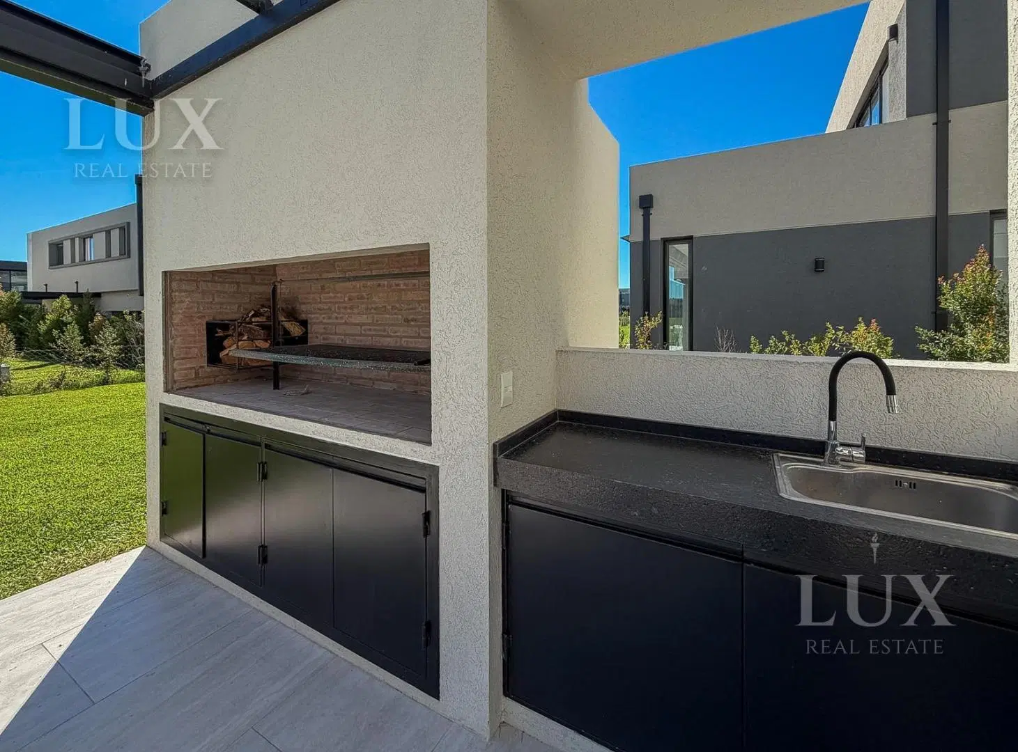 Casa en venta con 4 habitaciones y escritorio en Carpinchos, Nordelta 4