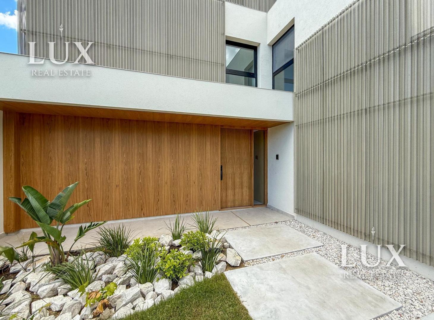 Casa en venta con 4 habitaciones, amarra y salida al rio en El Yacht, Nordelta