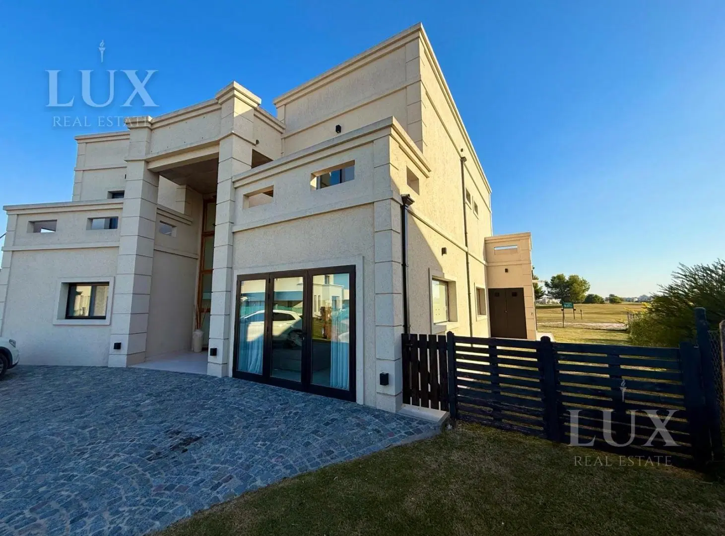 Venta Casa con vista al golf , 4 habitaciones en Canton Golf 3