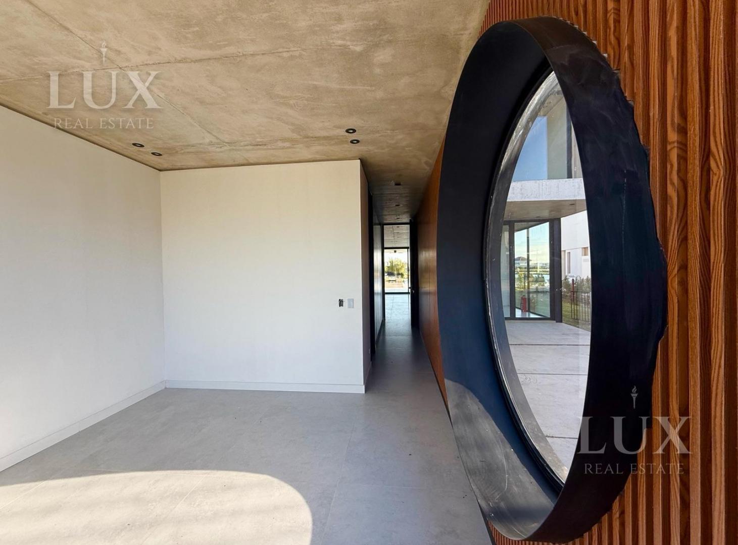 Foto de Casa de Diseño con vista al Lago Barrio Marinas Puertos del Lago, imagen 3