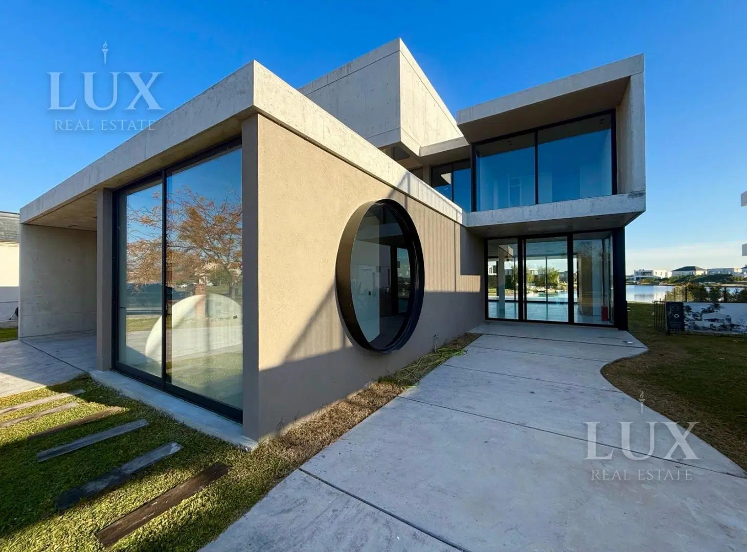 Casa de Diseño con vista al Lago Barrio Marinas Puertos del Lago 5