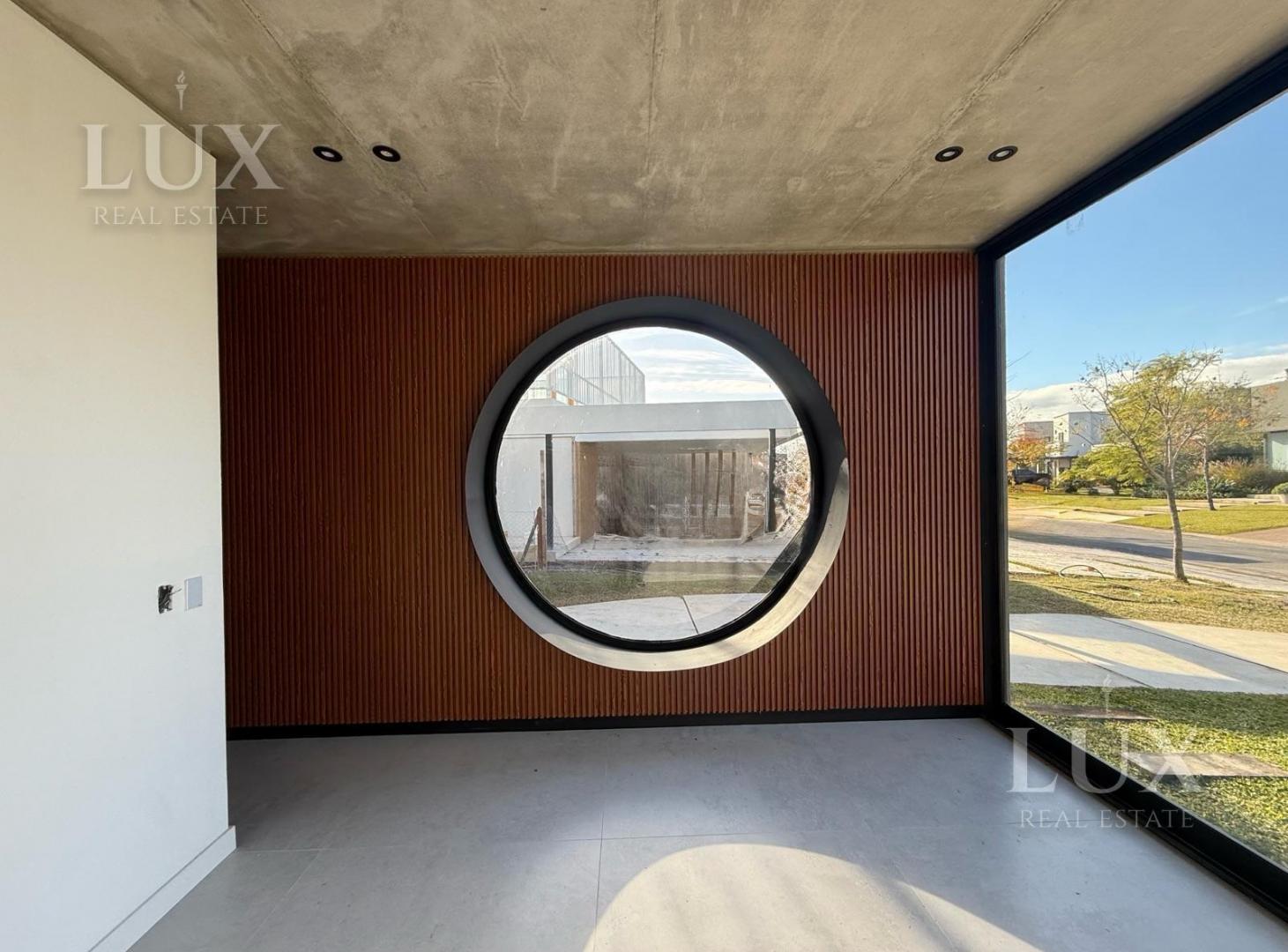 Foto de Casa de Diseño con vista al Lago Barrio Marinas Puertos del Lago, imagen 2