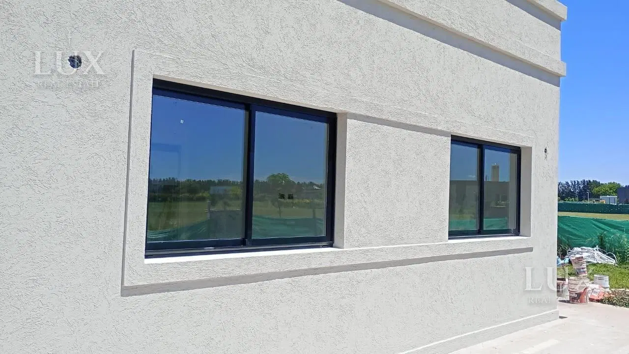 Casa en venta 4 ambientes en Campana 4